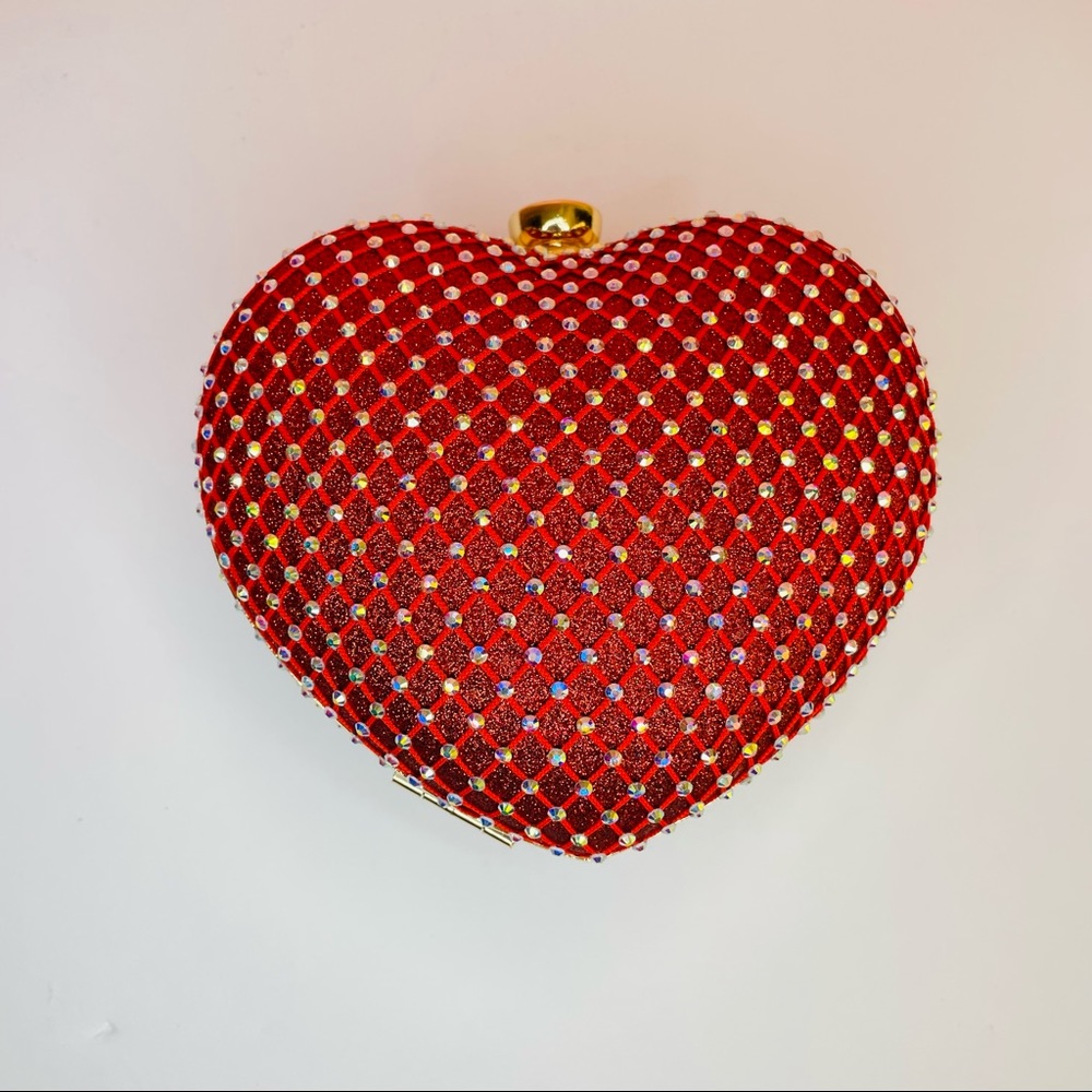 WOMEN’S RED MESH RHINESTONE HEART BOX GOLD STRAP CHAIN CLUTCH CROSSBODY PURSE - Picture 2 of 6